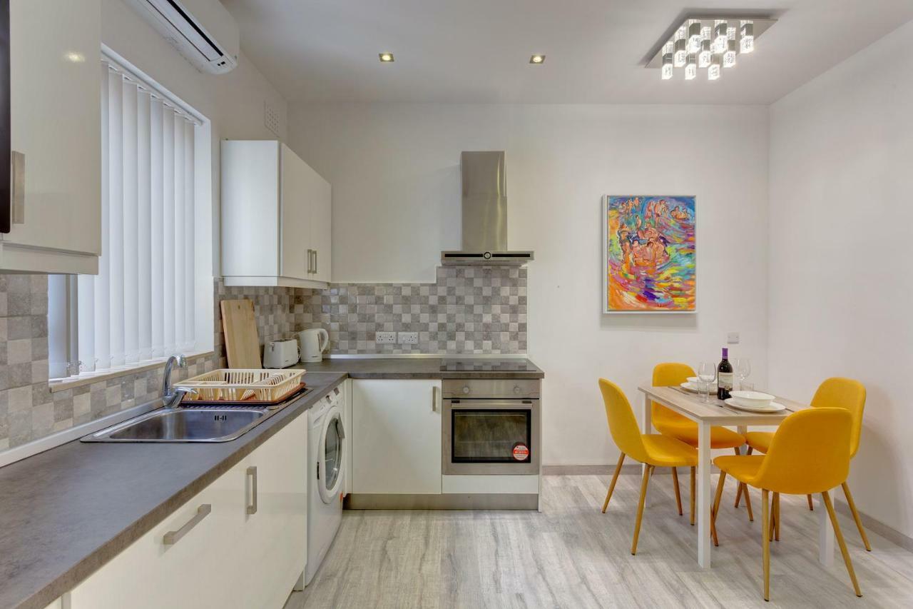 Cozy Apartment In An Amazing Location Sliema Ngoại thất bức ảnh